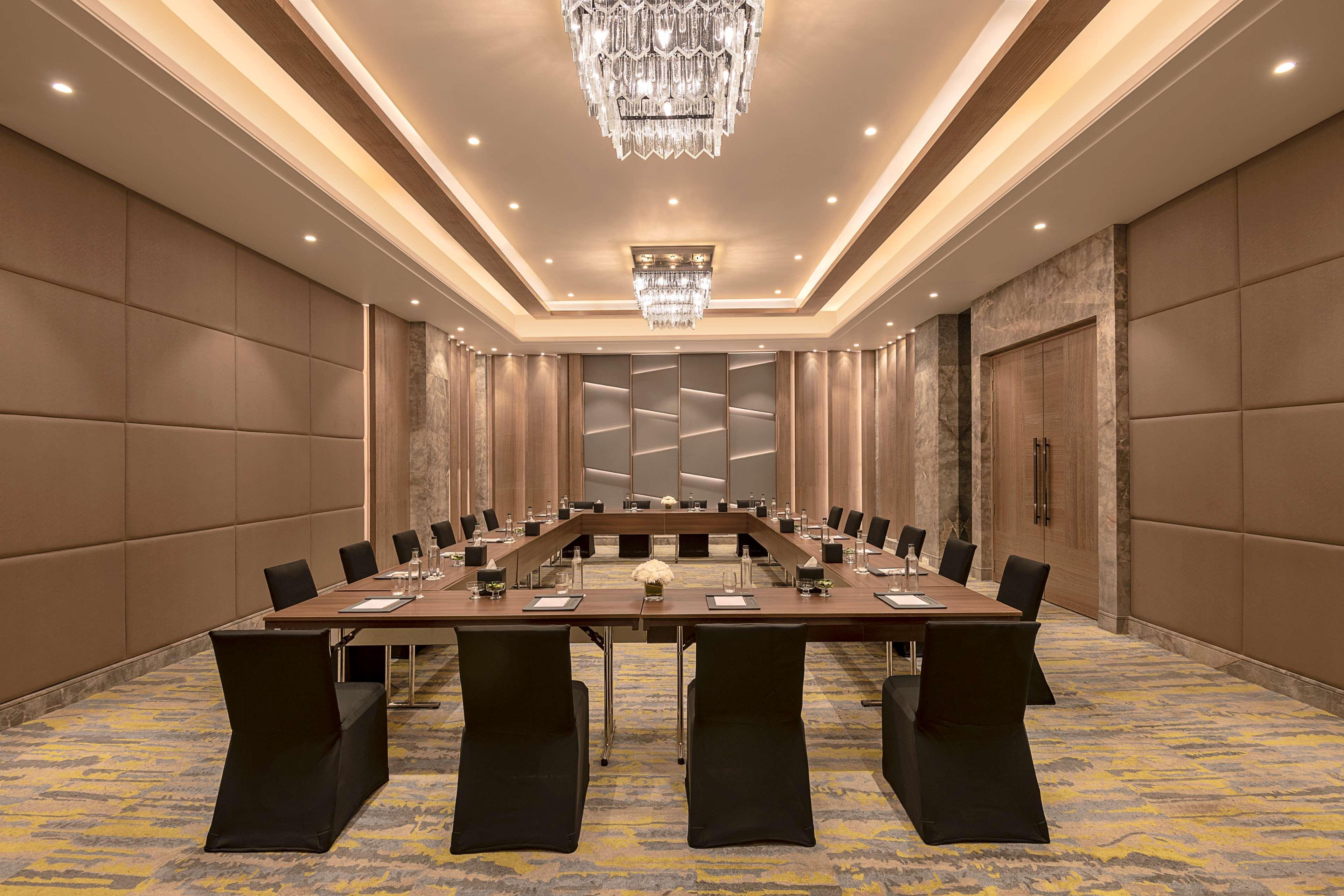 Radisson Mumbai Andheri Midc Exterior foto Meeting room